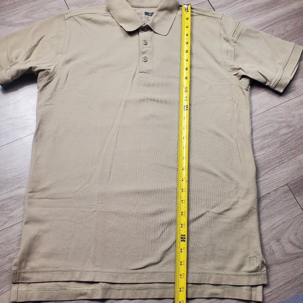 5.11 tactical Polo Shirt Tan Beige Mens Medium Short Sleeves EUC - Picture 6 of 9